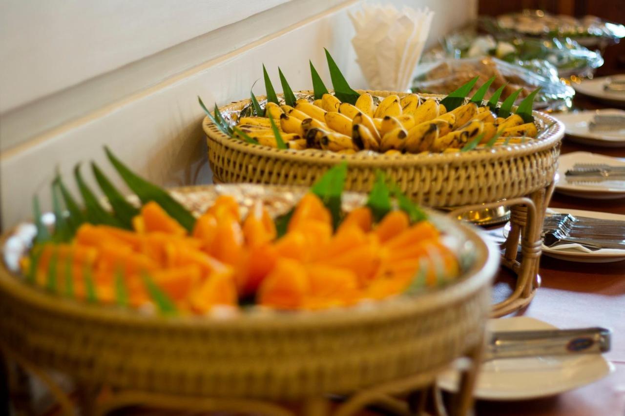 Kampong Thom Palace Hotel Exterior photo